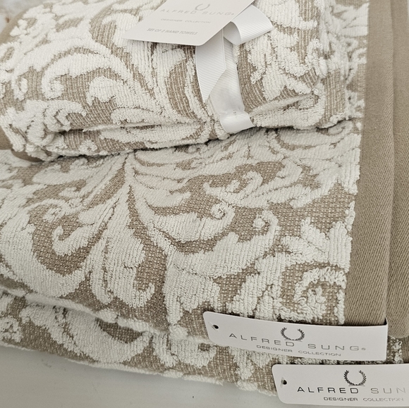 Alfred Sung 4 Piece Decorative Towel set - Picture 5 of 12